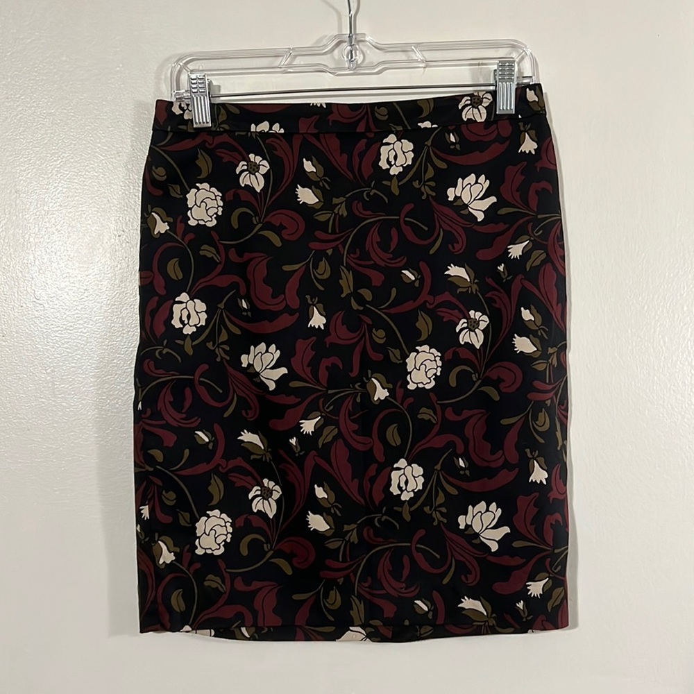 Ann Taylor LOFT black/brown/wine/cream floral lined back zip skirt
